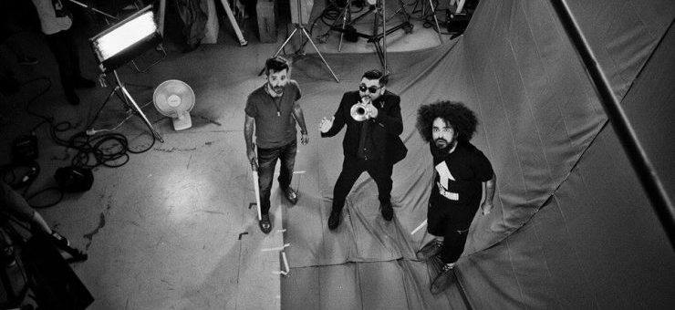 foto_daniele_silvestri-e1476459173875-740x340-jpg-pagespeed-ce-zmglr7tjok