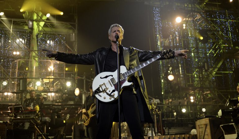 I concerti “Al Centro” di Baglioni hanno un effetto stupefacente e di dipendenza – RECENSIONE tappe romane