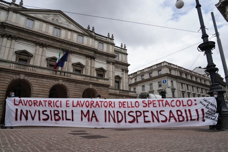 I lavoratori dello spettacolo scendono in piazza in 13 città