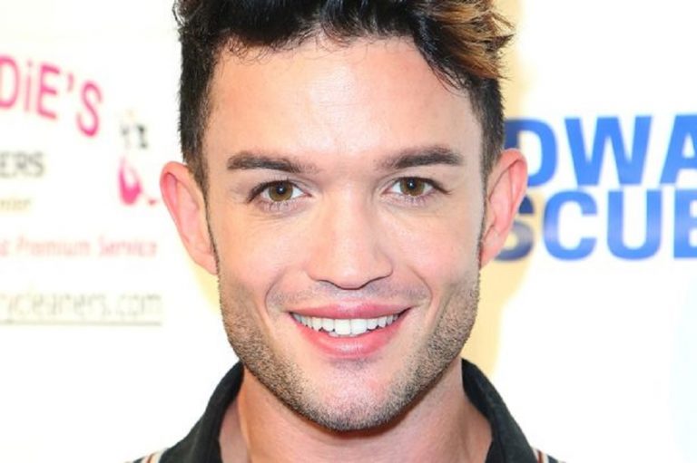 Coronavirus: morto a 34 anni Chris Trousdale, voce della boyband Dream Street