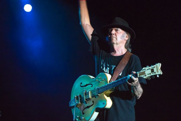 Neil Young: esce “Homegrown”, l’album “perduto” scritto nel 1975