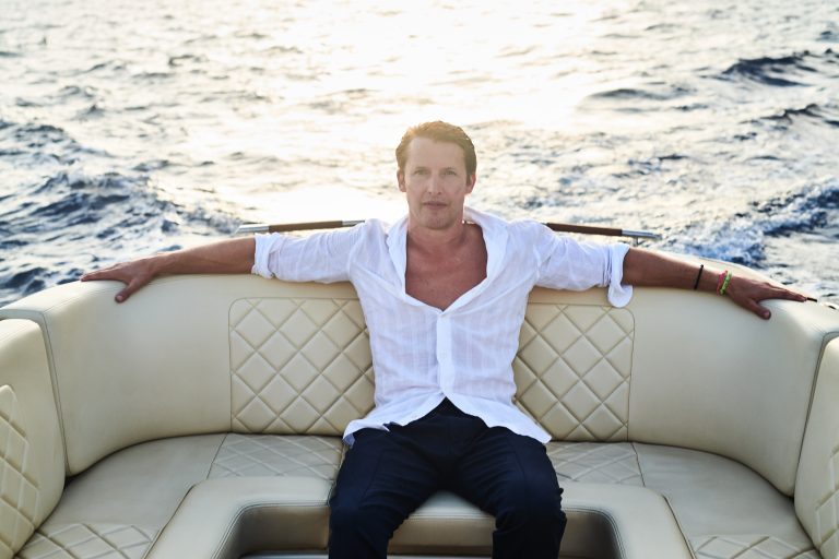 JAMES BLUNT: fuori la digital deluxe dell’album “Once Upon A Mind”