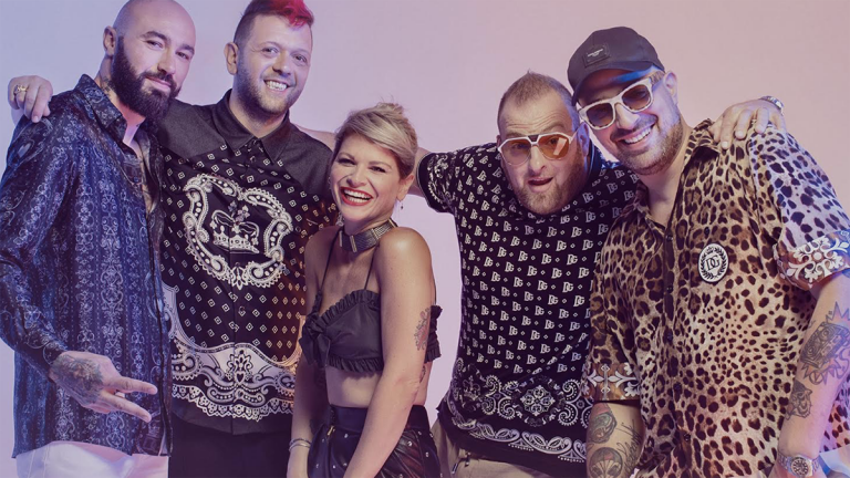 Boomdabash e Alessandra Amoroso di nuovo insieme con “Karaoke”