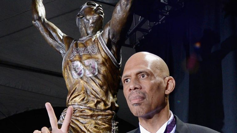 Kareem Abdul-Jabbar: “Il razzismo in America è come la polvere nell’aria, sembra invisibile, ma ti sta soffocando”
