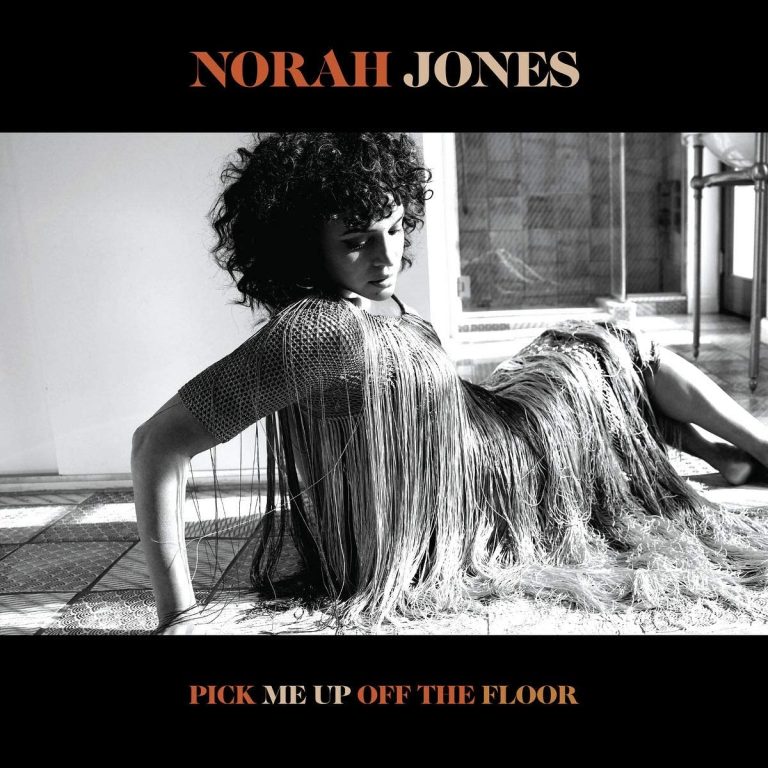 Norah Jones: esce il nuovo album “Pick Me Up Off The Floor”
