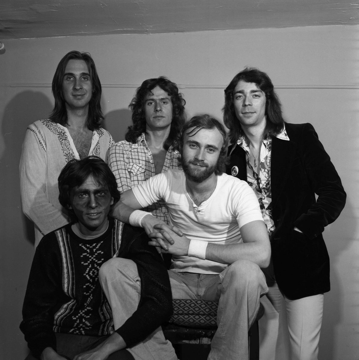 Генезис песня. Дженезис группа. Группа Дженезис Фил Коллинз. Genesis группа 1970. Дженезис группа 1975.