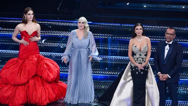 La terza serata di Sanremo – Nel mezzo del cammin, il viaggio della musica fa avanti e indietro nel tempo