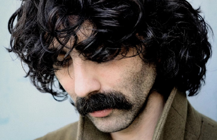 Andrea Laszlo De Simone: nuovo album, “Una lunghissima ombra”