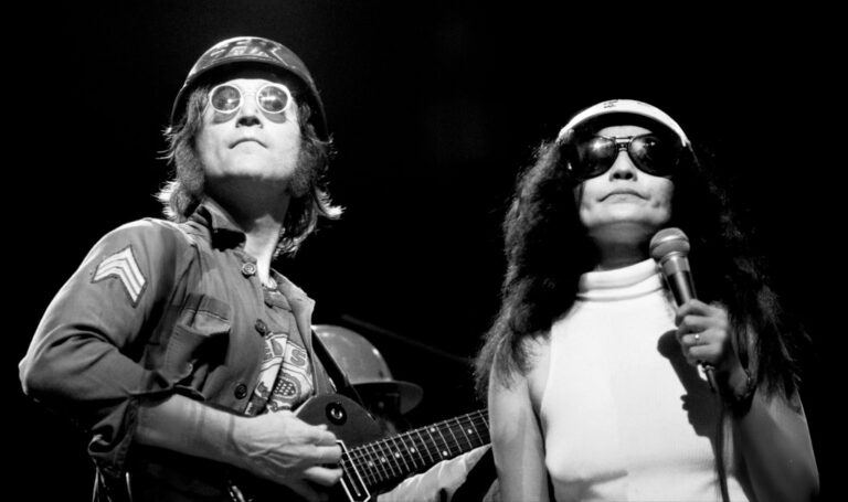 John Lennon & Yoko Plastic Ono Band, “POWER TO THE PEOPLE” in uscita il 10 ottobre