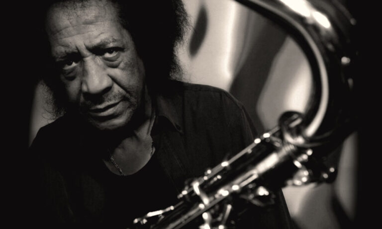 Addio a  James Senese, il cantore del sax