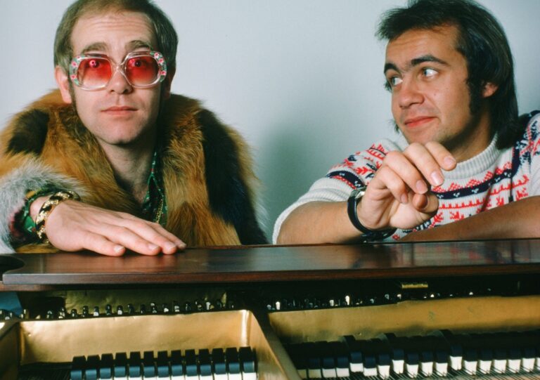 Elton John: fuori “Captain Fantastic and the Brown Dirt Cowboy” 50th Anniversary