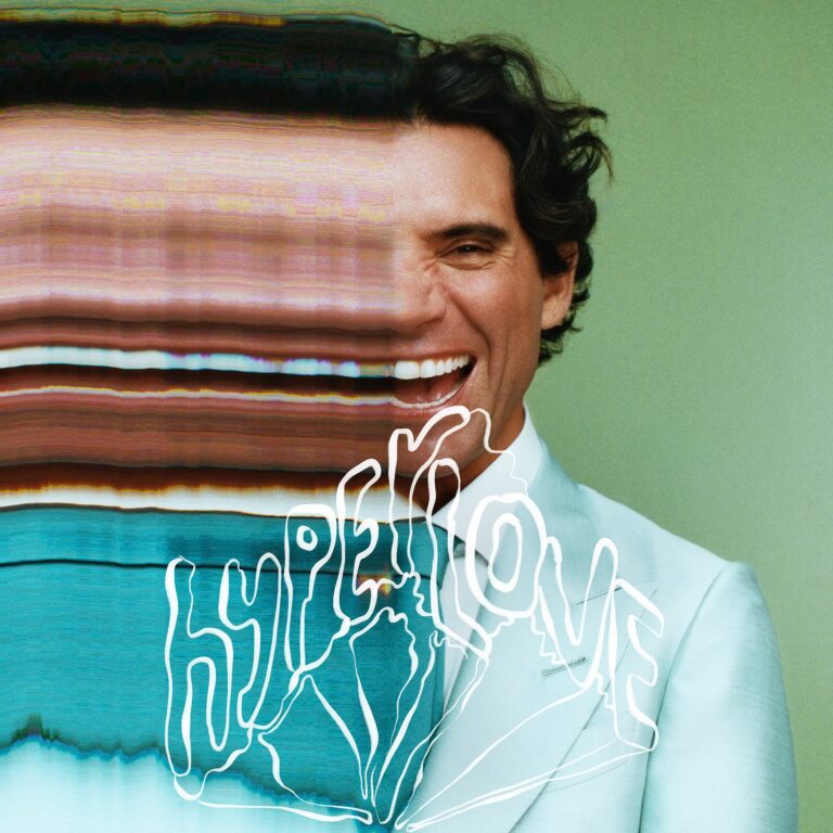 MIKA: FUORI IL NUOVO ALBUM “HYPERLOVE” – DATE “SPINNING OUT TOUR”