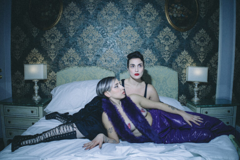 VIDEO INTERVISTA a Elena Romano e JilHara per l’uscita del loro primo singolo “SEXTING”